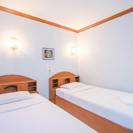 Break Point Hotel Patong Екстериор снимка