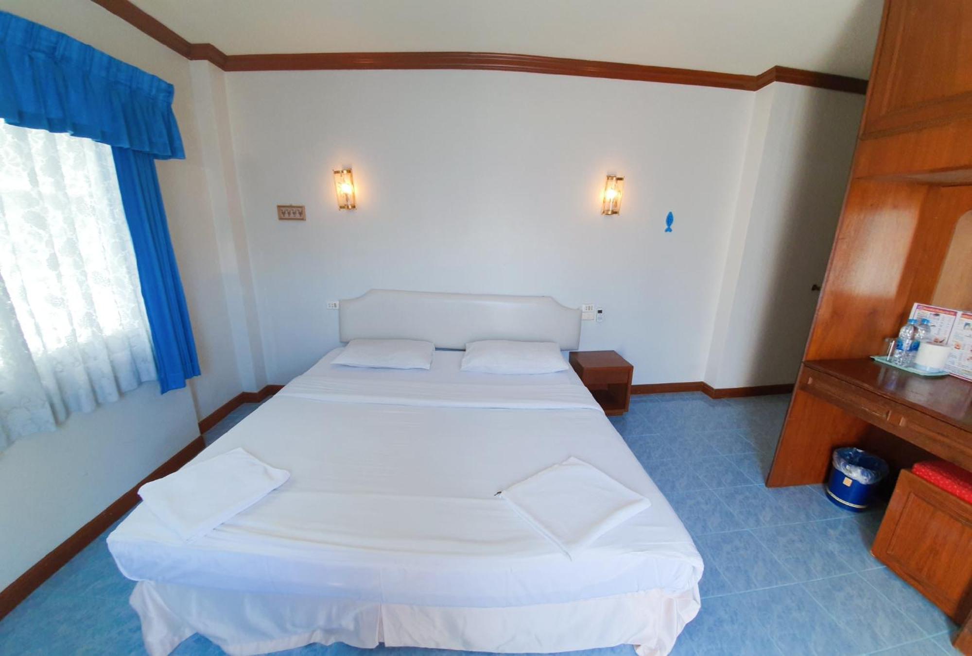 Break Point Hotel Patong Екстериор снимка