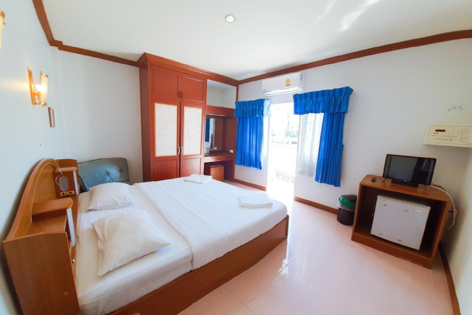 Break Point Hotel Patong Екстериор снимка