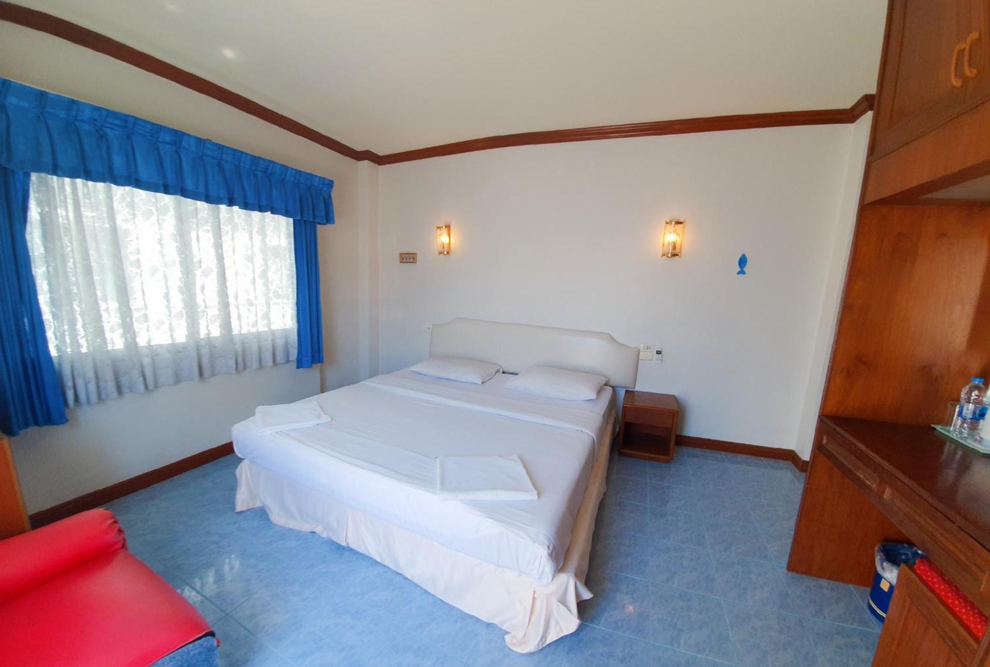 Break Point Hotel Patong Екстериор снимка