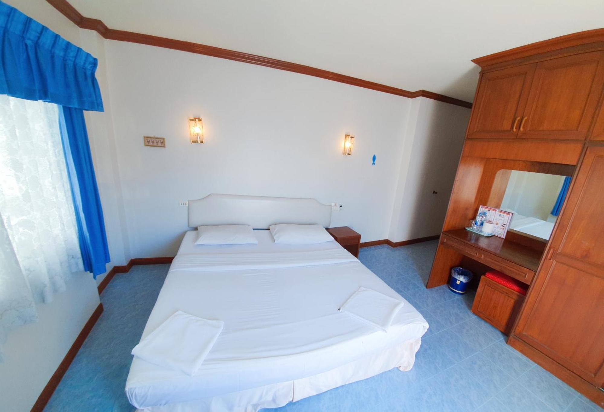 Break Point Hotel Patong Екстериор снимка
