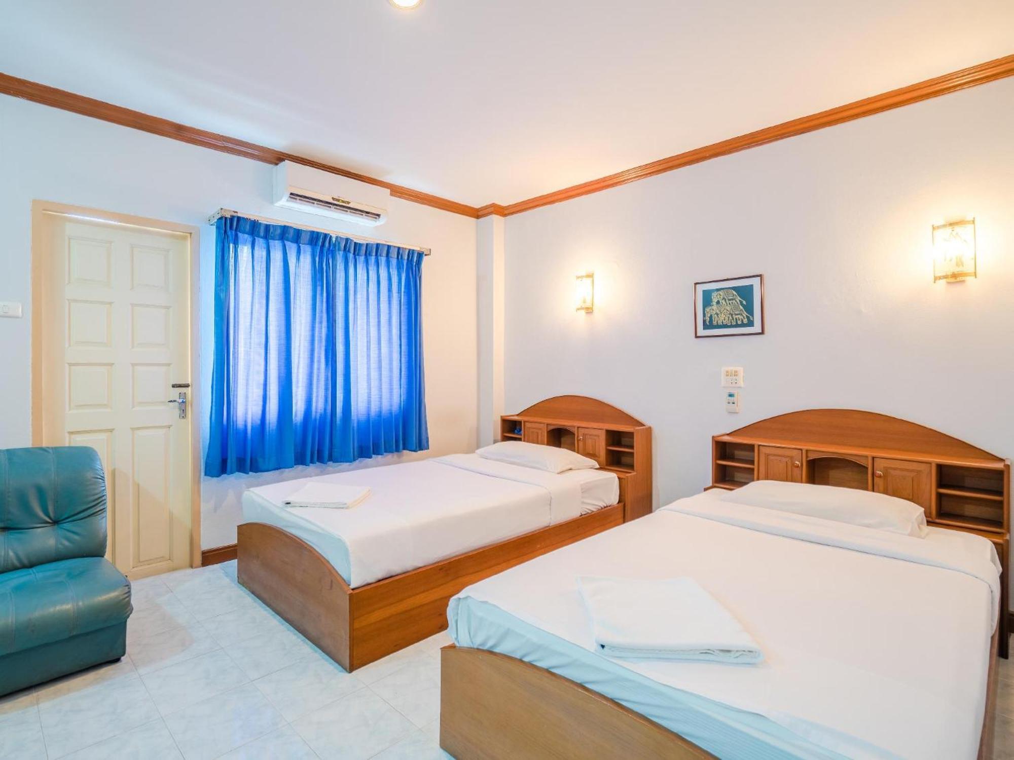Break Point Hotel Patong Екстериор снимка