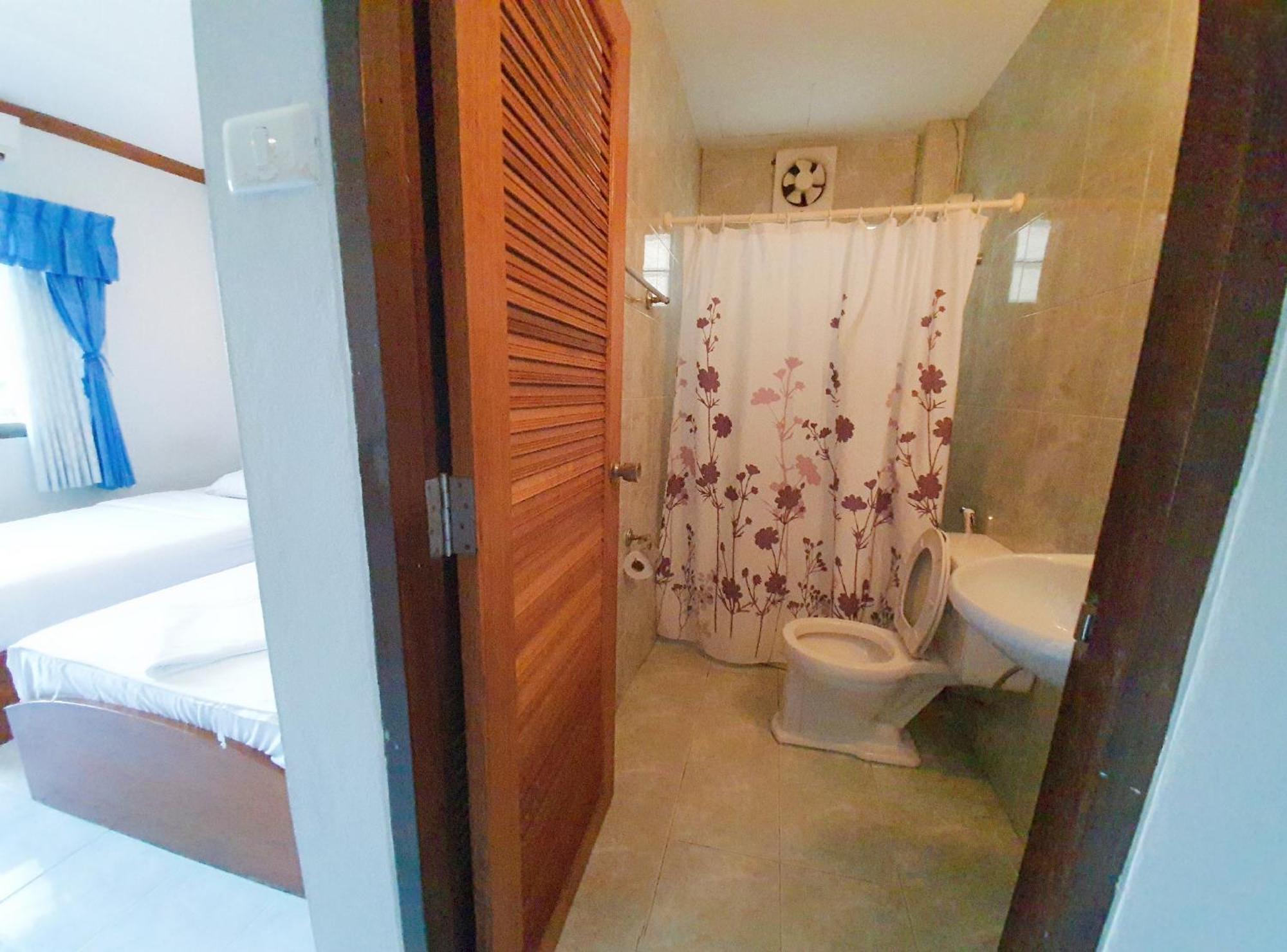 Break Point Hotel Patong Екстериор снимка
