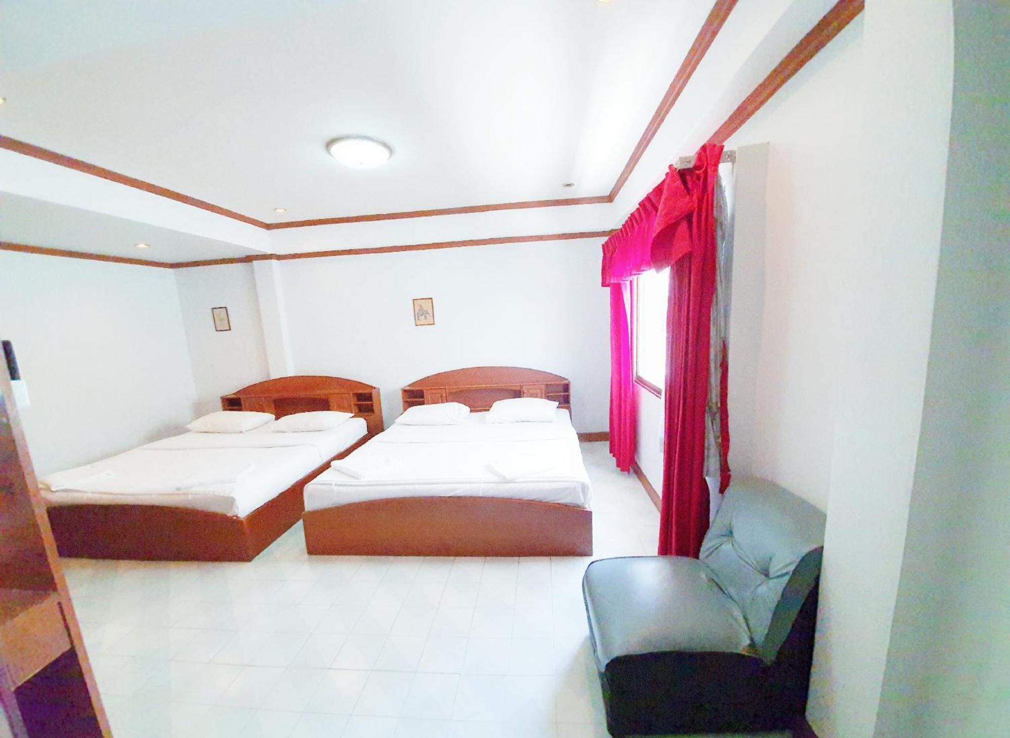 Break Point Hotel Patong Екстериор снимка