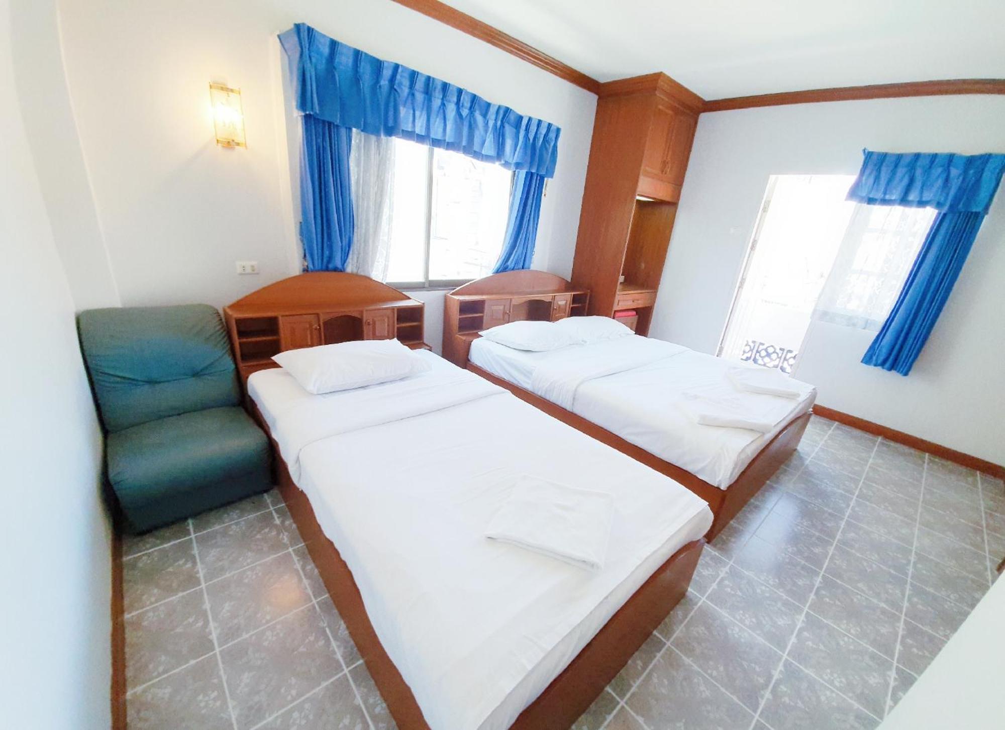 Break Point Hotel Patong Екстериор снимка