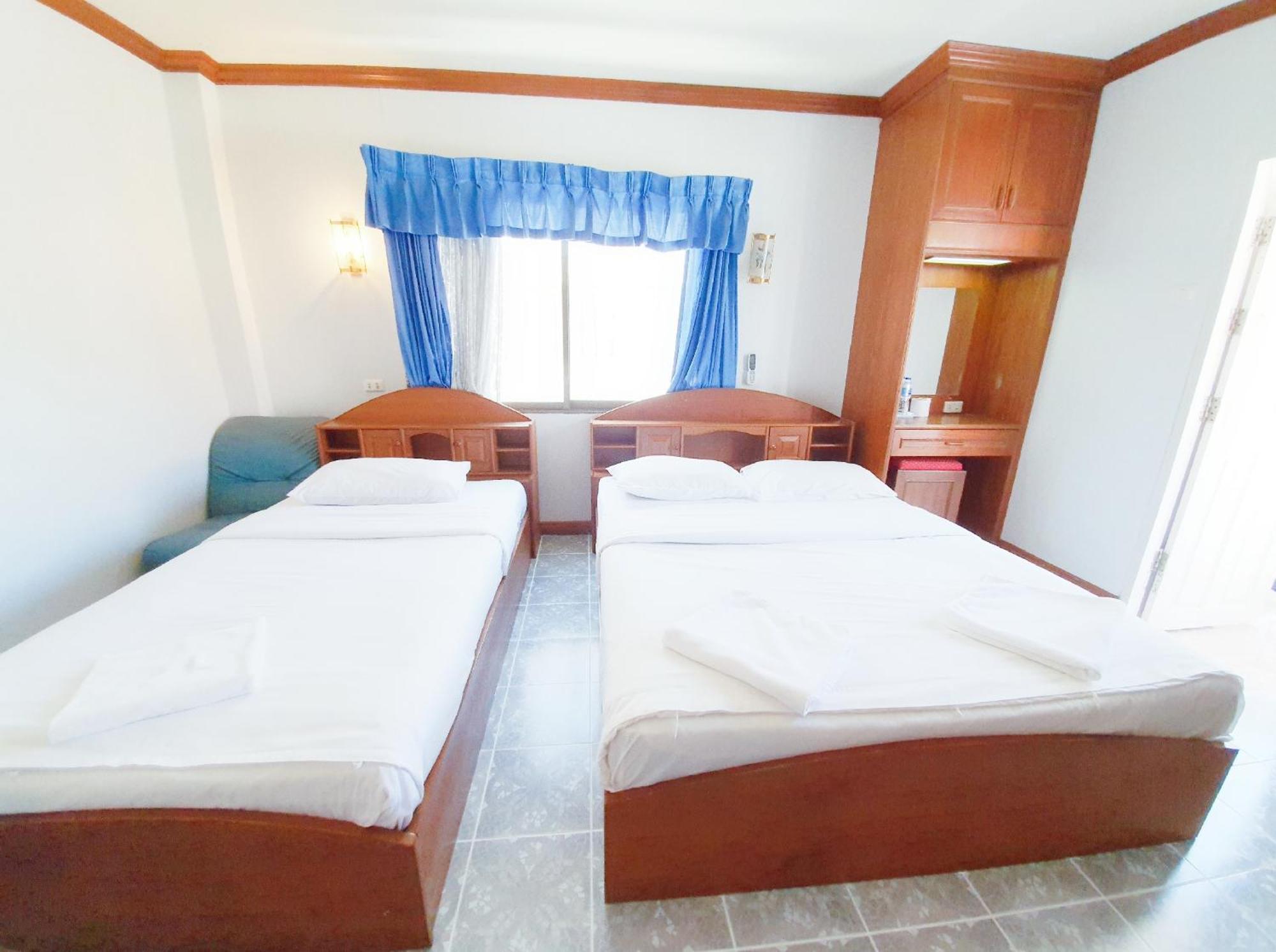 Break Point Hotel Patong Екстериор снимка