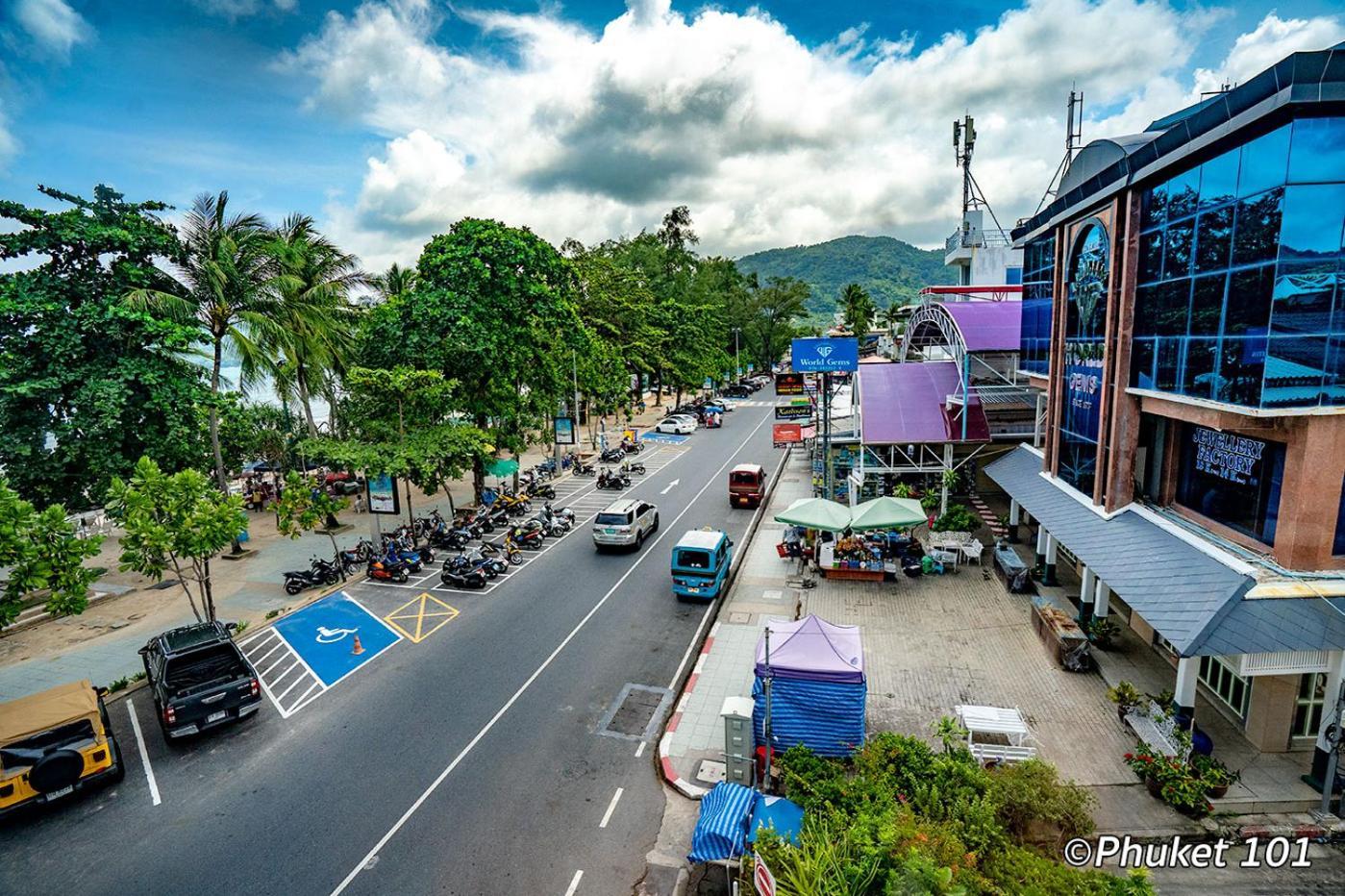 Break Point Hotel Patong Екстериор снимка