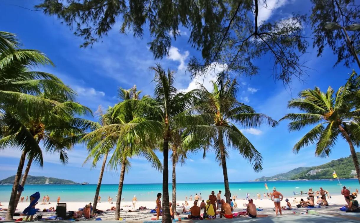Break Point Hotel Patong Екстериор снимка