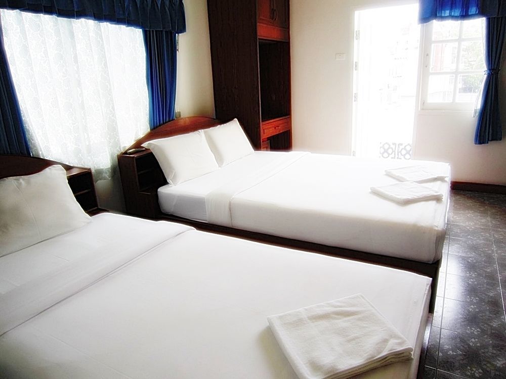 Break Point Hotel Patong Екстериор снимка